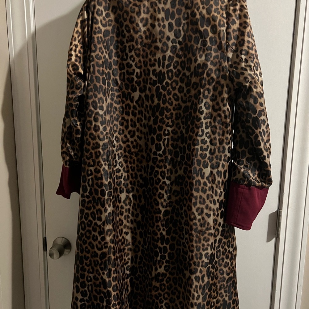 Isaac Mizrahi Burgundy Trench Coat with Gold Buttons - Picture 4 of 8
